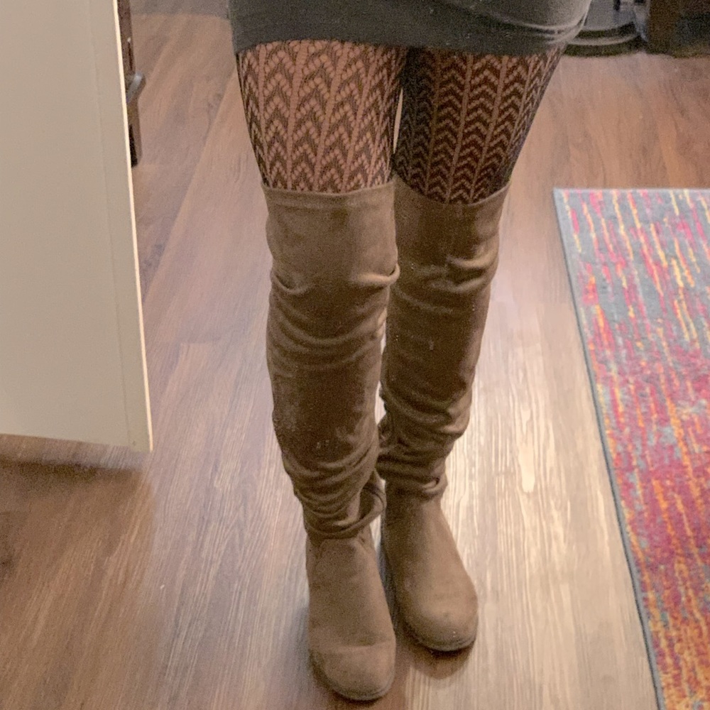 Nature Breeze size 9 thigh-high boots